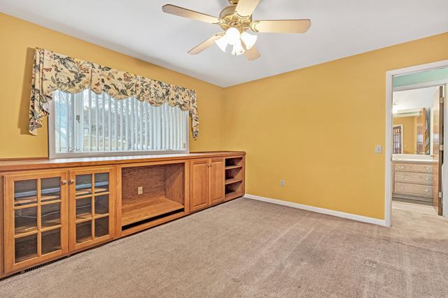 110 Club House DR, Moneta, VA 24121