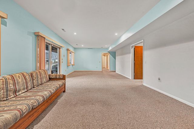 110 Club House DR, Moneta, VA 24121