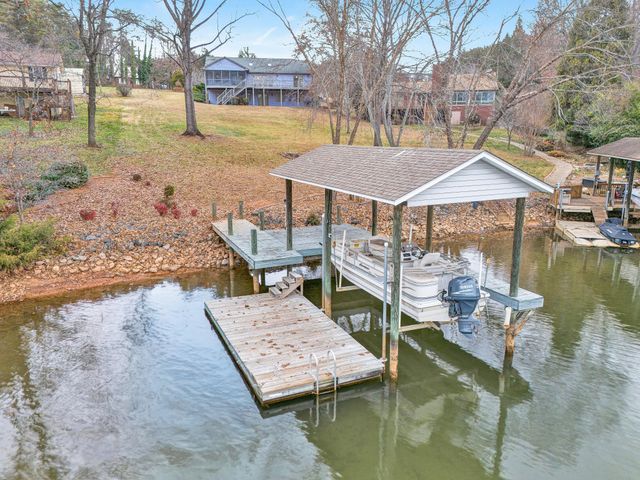 110 Club House DR, Moneta, VA 24121