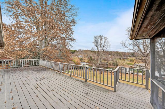 110 Club House DR, Moneta, VA 24121