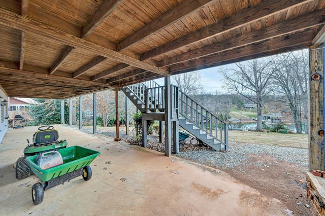 110 Club House DR, Moneta, VA 24121