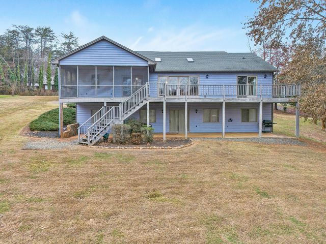 110 Club House DR, Moneta, VA 24121