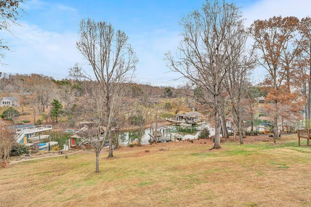 110 Club House DR, Moneta, VA 24121