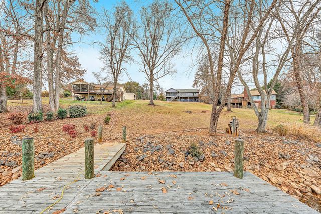 110 Club House DR, Moneta, VA 24121