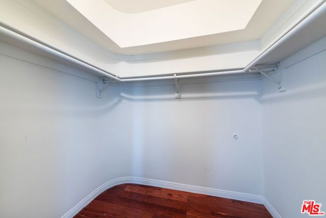 2339 S HOLT Avenue, Los Angeles, CA 90034