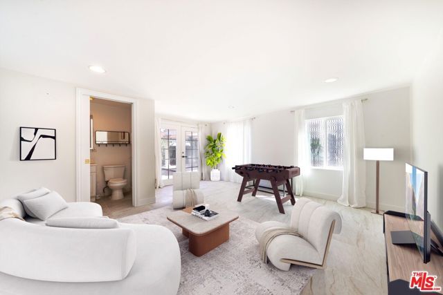 2339 S HOLT Avenue, Los Angeles, CA 90034