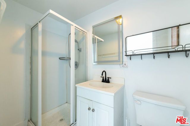 2339 S HOLT Avenue, Los Angeles, CA 90034