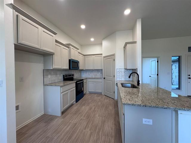 24955 Belmont Pass, Cashion, OK 73016