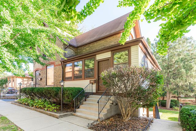 113 Elm Street B, Elgin, IL 60123