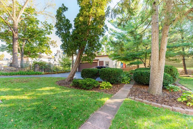 113 Elm Street B, Elgin, IL 60123