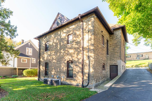 113 Elm Street B, Elgin, IL 60123