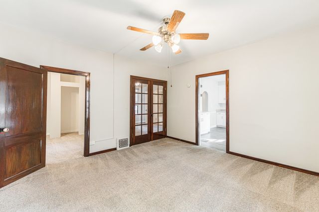 113 Elm Street B, Elgin, IL 60123