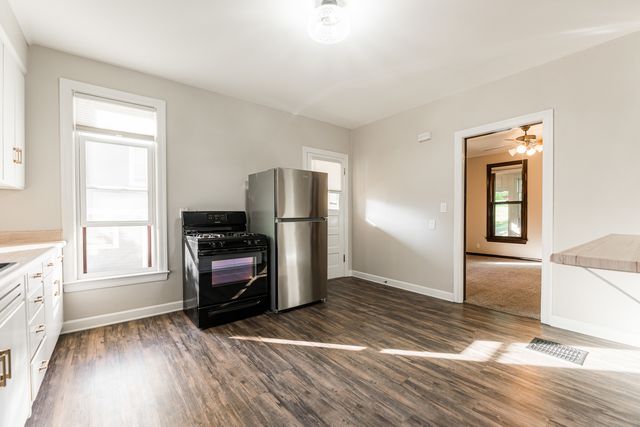 113 Elm Street B, Elgin, IL 60123