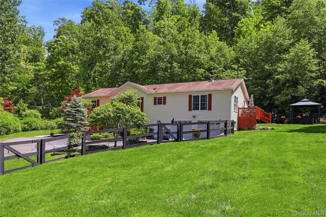 590 Farm To Market Road, Brewster, NY 10509