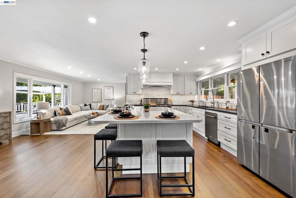 Image 16 of property listing at 1021 Scots Ln, Walnut Creek, CA 94596