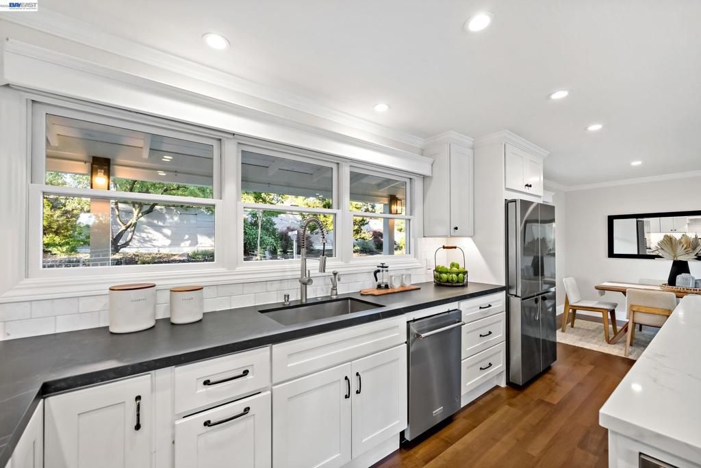 Image 23 of property listing at 1021 Scots Ln, Walnut Creek, CA 94596