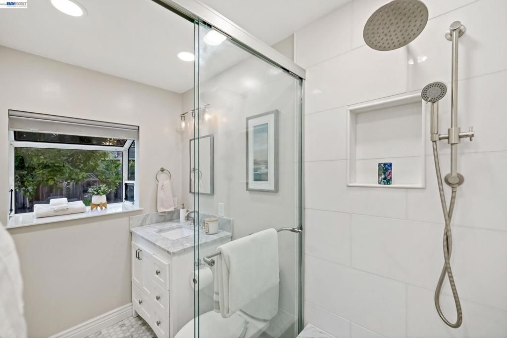 Image 38 of property listing at 1021 Scots Ln, Walnut Creek, CA 94596