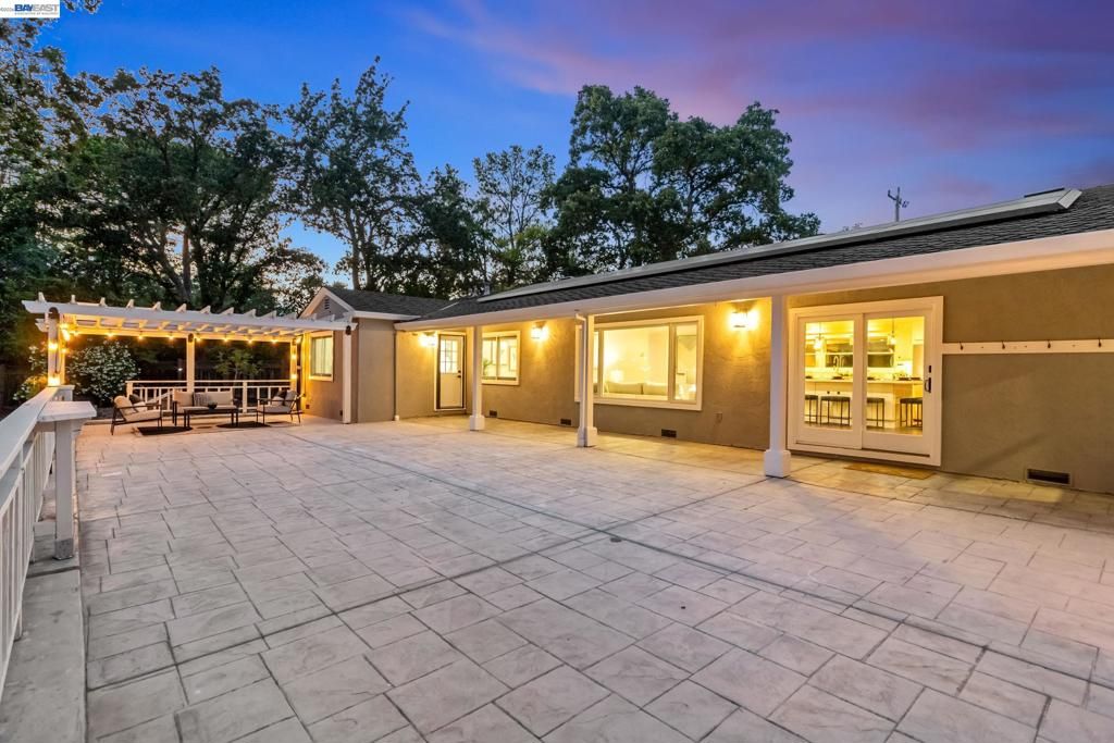 Image 55 of property listing at 1021 Scots Ln, Walnut Creek, CA 94596
