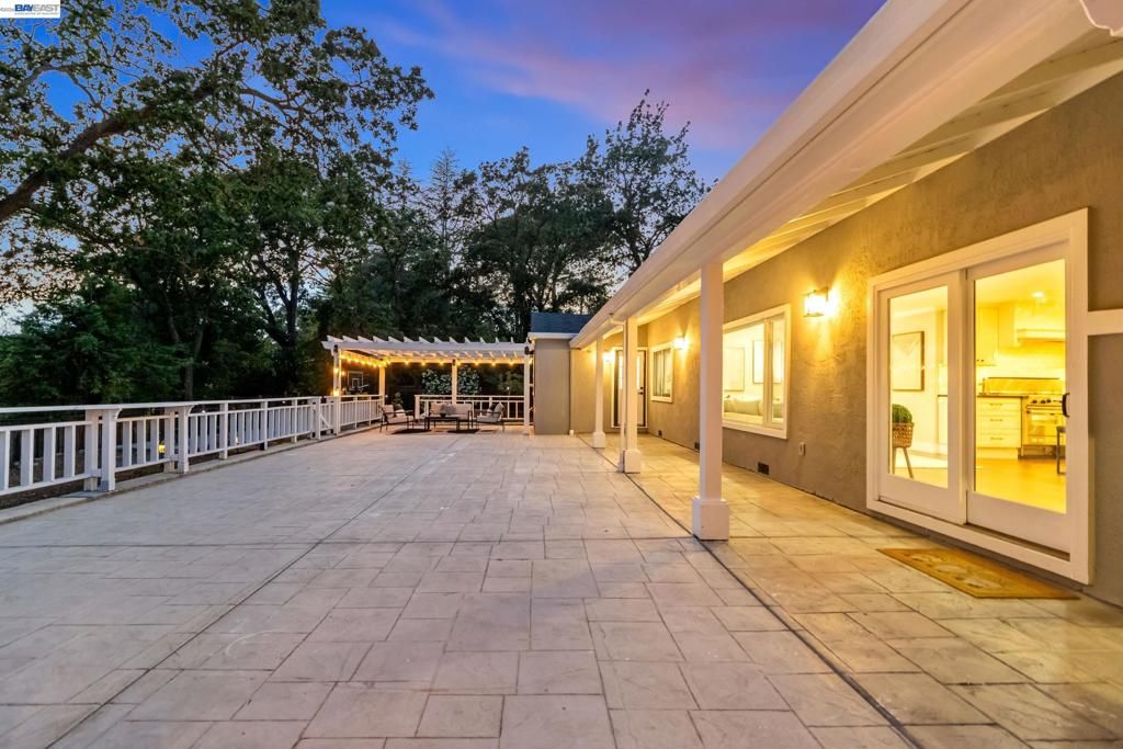 Image 69 of property listing at 1021 Scots Ln, Walnut Creek, CA 94596