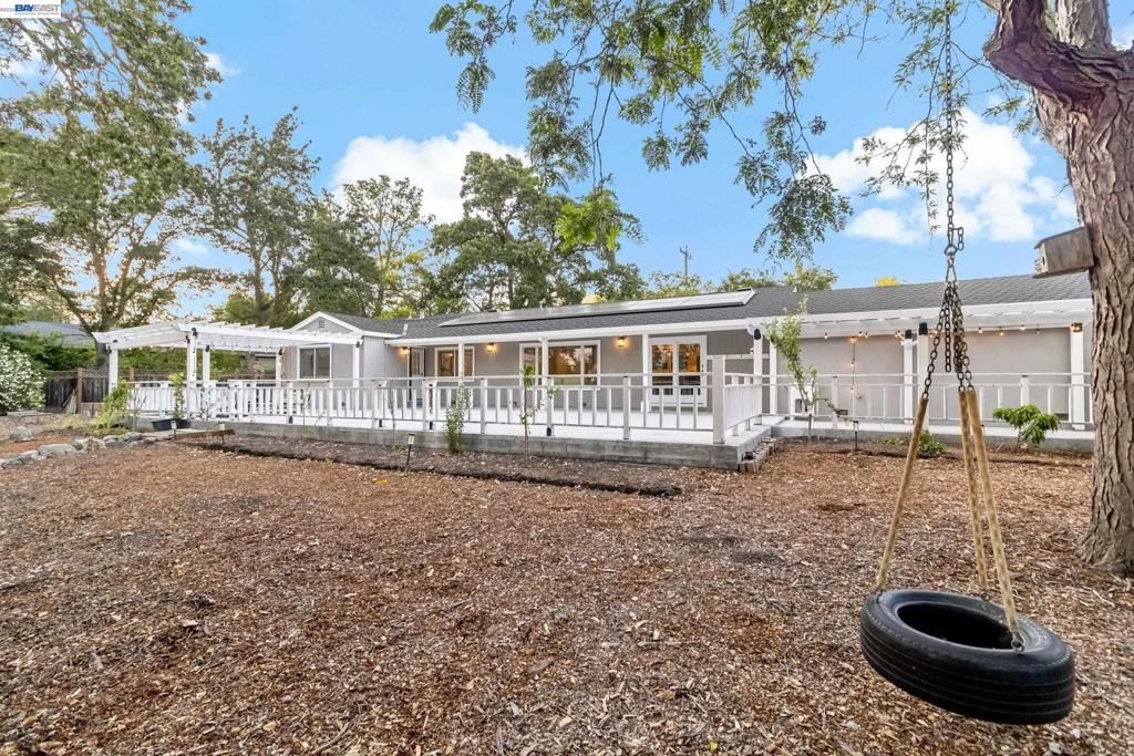 Image 76 of property listing at 1021 Scots Ln, Walnut Creek, CA 94596