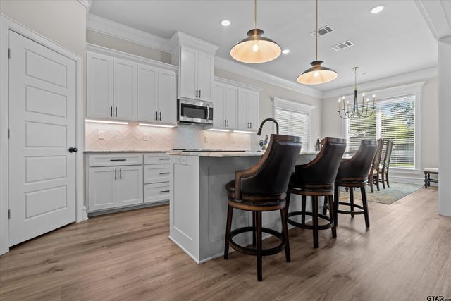410 Deer Point Cove, Chandler, TX 75758