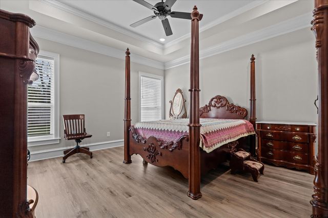 410 Deer Point Cove, Chandler, TX 75758