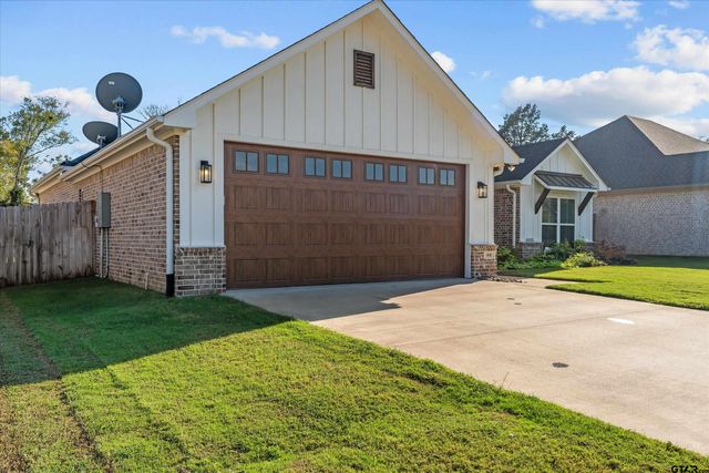 410 Deer Point Cove, Chandler, TX 75758