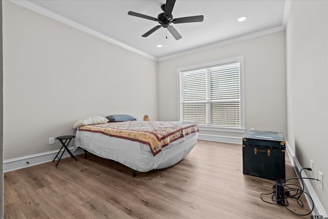 410 Deer Point Cove, Chandler, TX 75758
