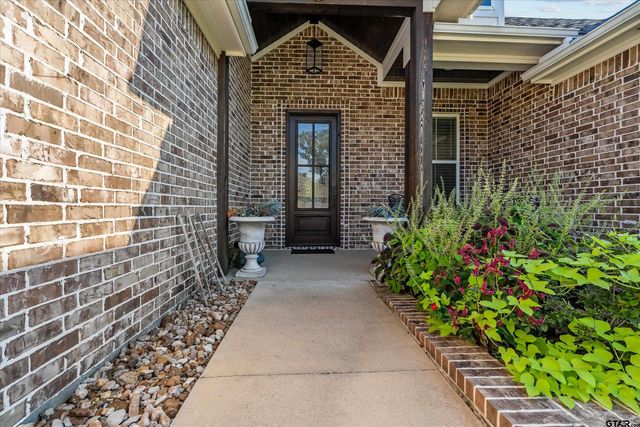 410 Deer Point Cove, Chandler, TX 75758