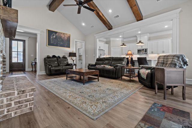 410 Deer Point Cove, Chandler, TX 75758
