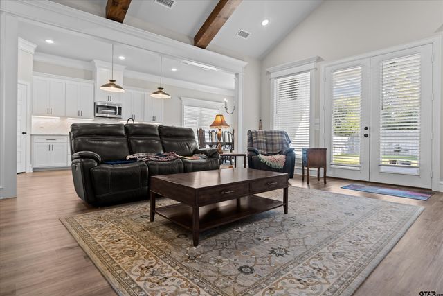 410 Deer Point Cove, Chandler, TX 75758