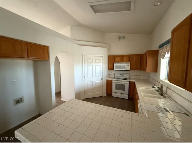 2190 Xenia Avenue, Pahrump, NV 89048