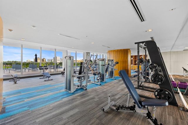 1180 N Federal Hwy 1102, Fort Lauderdale, FL 33304