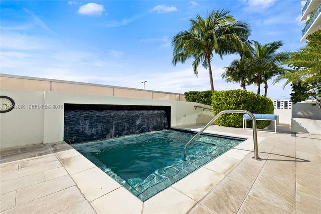 1180 N Federal Hwy 1102, Fort Lauderdale, FL 33304