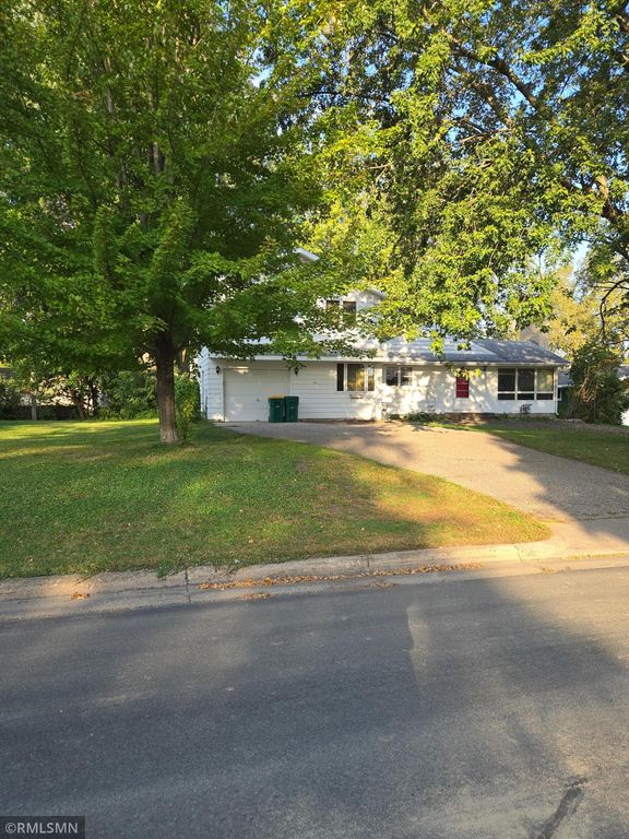 641 Pleasant Street, Dassel, MN 55325