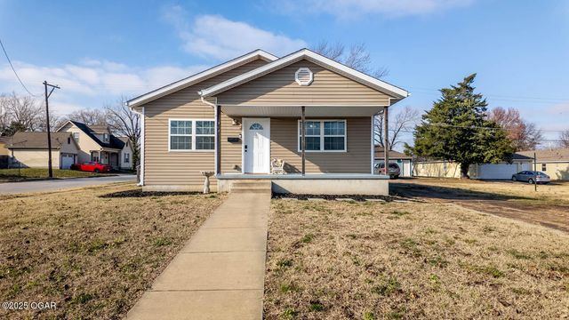 502 N Hall Street, Webb City, MO 64870