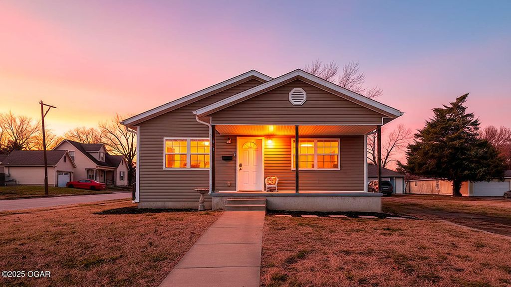 502 N Hall Street, Webb City, MO 64870