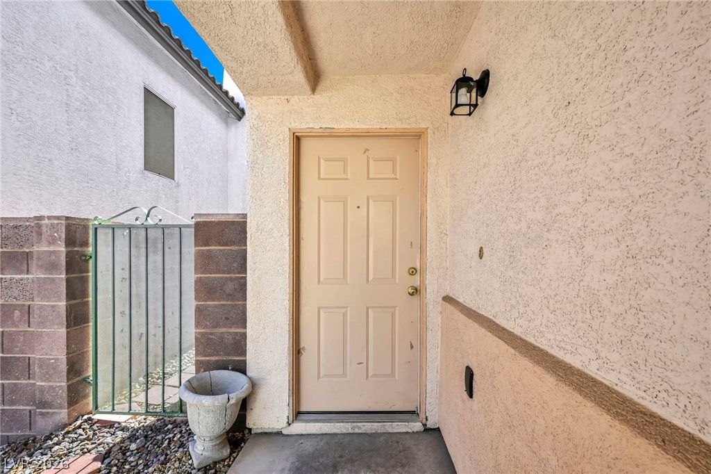 812 Bow Creek Lane, Las Vegas, NV 89134 — photo 5