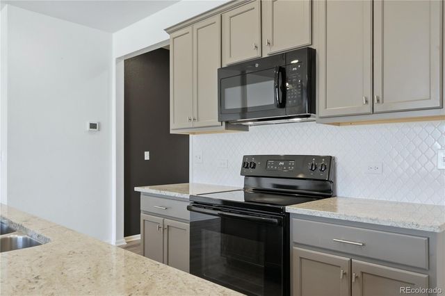 10562 Yosemite Street, Commerce City, CO 80640