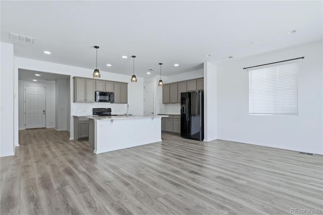 10562 Yosemite Street, Commerce City, CO 80640