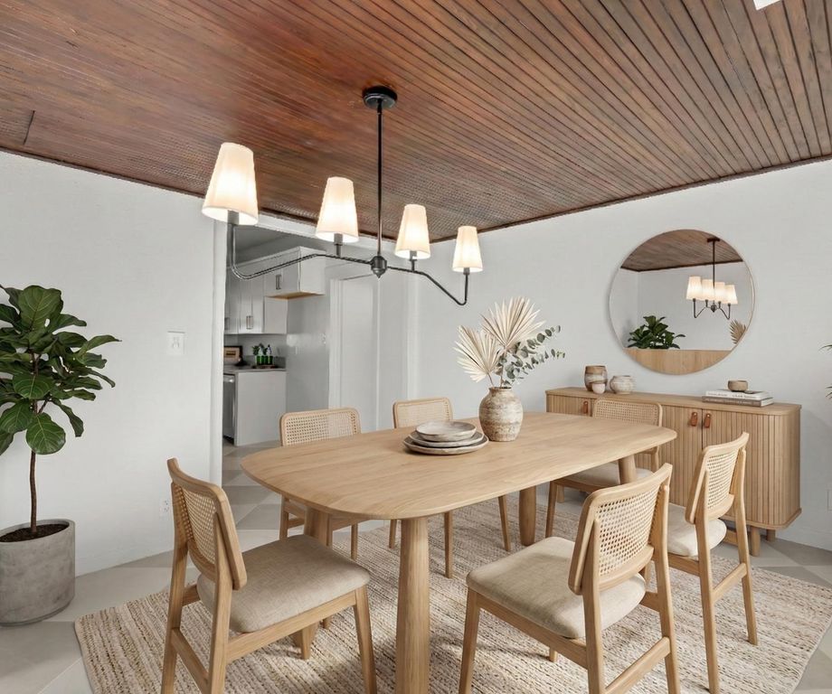 Image 8 of property listing at 425 W Elm Street, Hanford, CA 93230