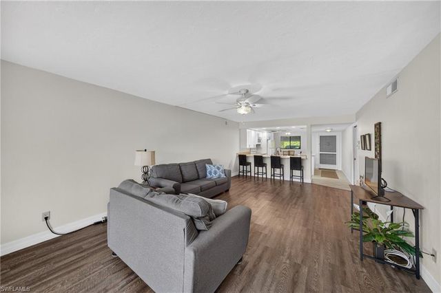 4719 SE 17th PL 103, Cape Coral, FL 33904