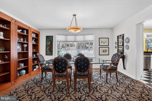 1121 TOWNSHIP LINE RD, Jenkintown, PA 19046