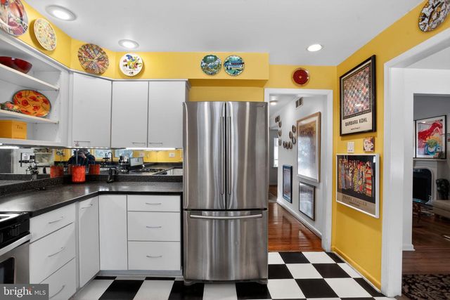 1121 TOWNSHIP LINE RD, Jenkintown, PA 19046