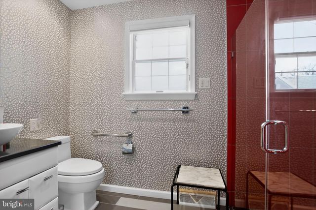 1121 TOWNSHIP LINE RD, Jenkintown, PA 19046