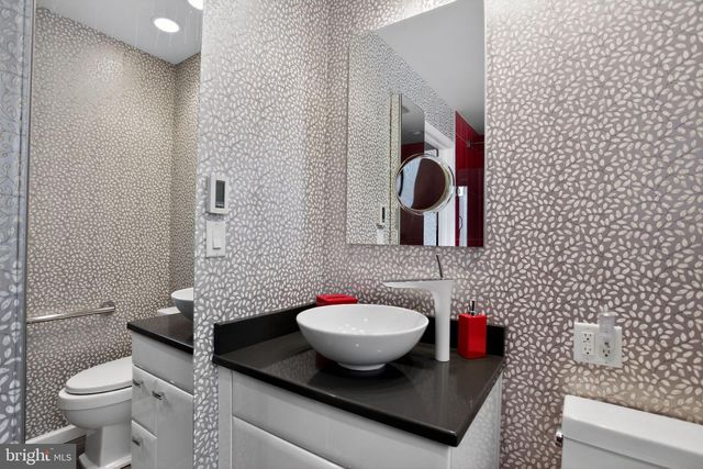 1121 TOWNSHIP LINE RD, Jenkintown, PA 19046