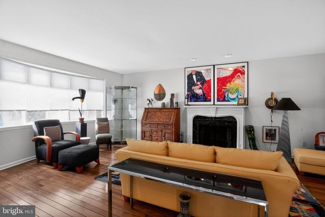 1121 TOWNSHIP LINE RD, Jenkintown, PA 19046