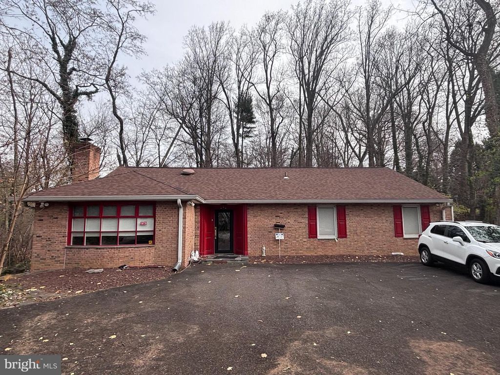 1121 TOWNSHIP LINE RD, Jenkintown, PA 19046