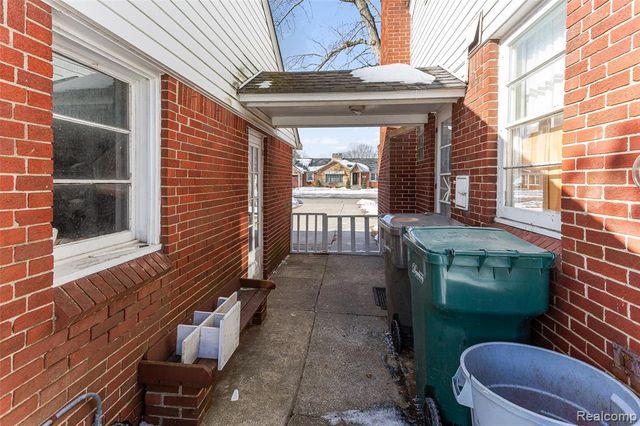 1830 N Gulley Road, Dearborn, MI 48128