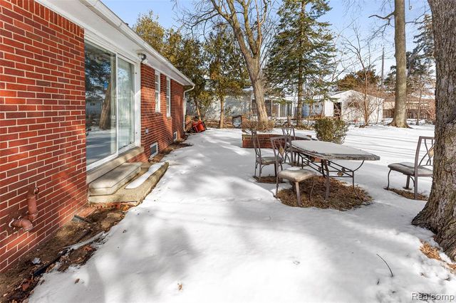 1830 N Gulley Road, Dearborn, MI 48128